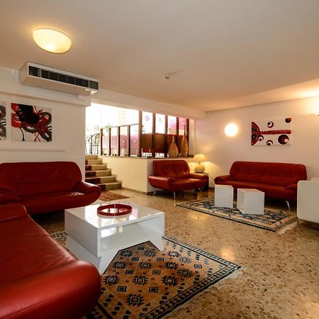 Hotel Eurovil Garni Lignano Sabbiadoro Exteriör bild